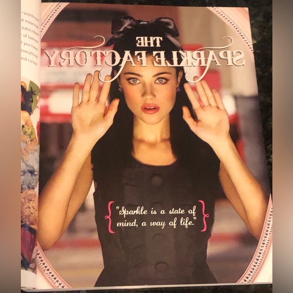 The Sparkle Factory Book & 2 Tarina Tarantino Black Heart Stretch Bracelets - Picture 11 of 16